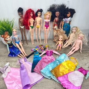 LOT OF 11 HASBRO DISNEY PRINCESS FASHION DOLLS WITH CLOTHES Snow White, ARIEL ++